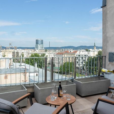 360 View Loft 3 Apartment Wina Bagian luar foto