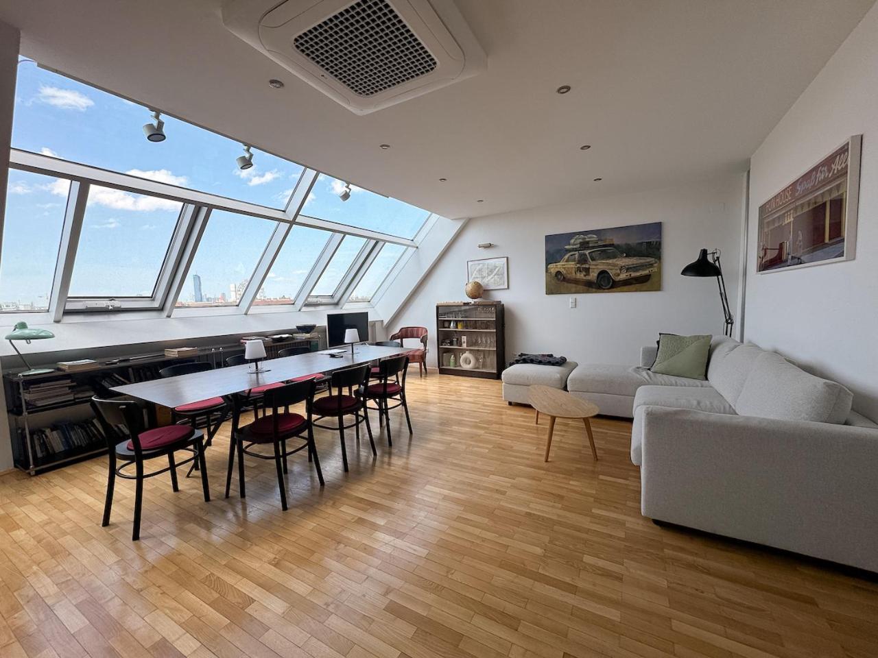 360 View Loft 3 Apartment Wina Bagian luar foto