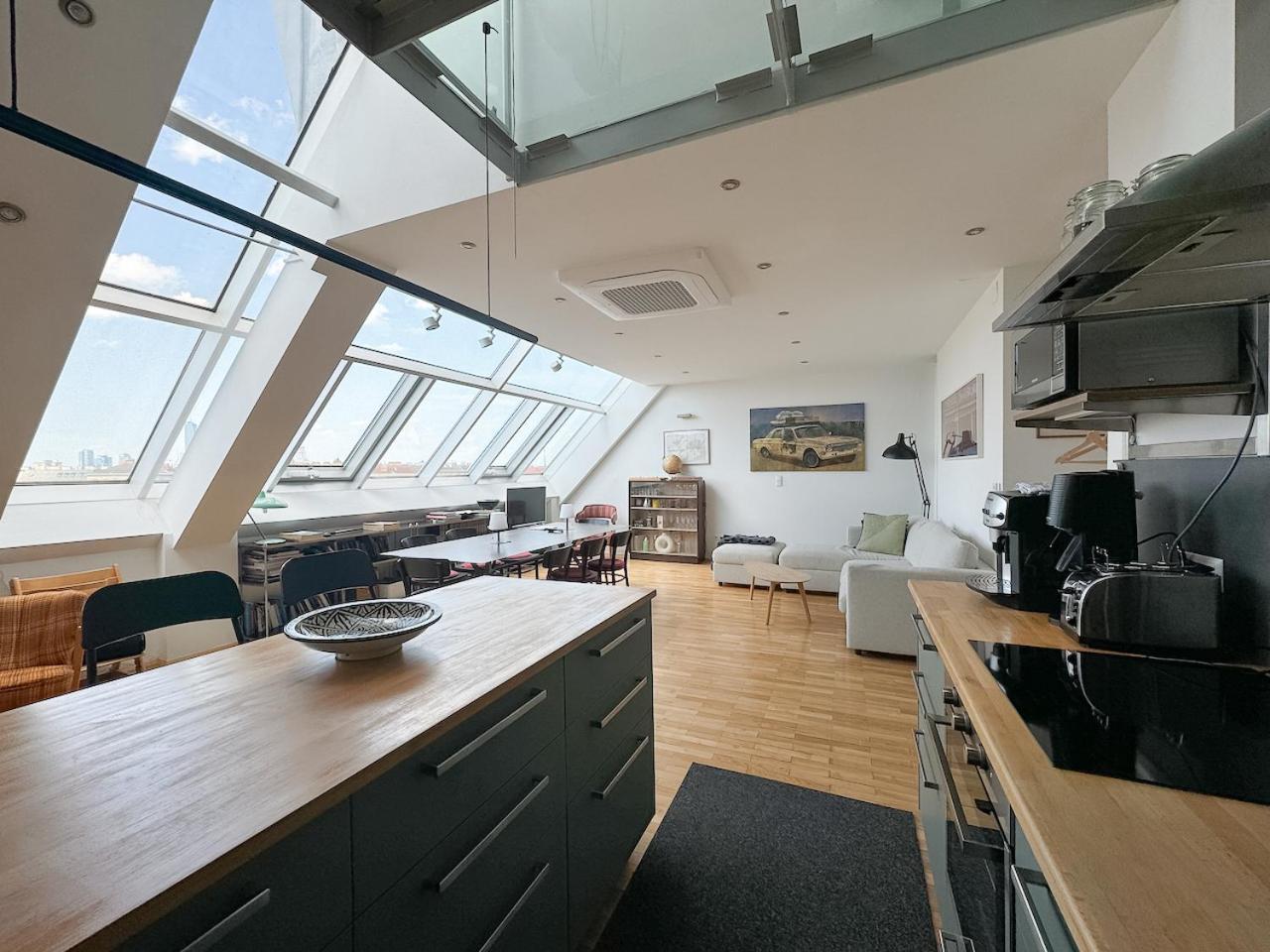 360 View Loft 3 Apartment Wina Bagian luar foto