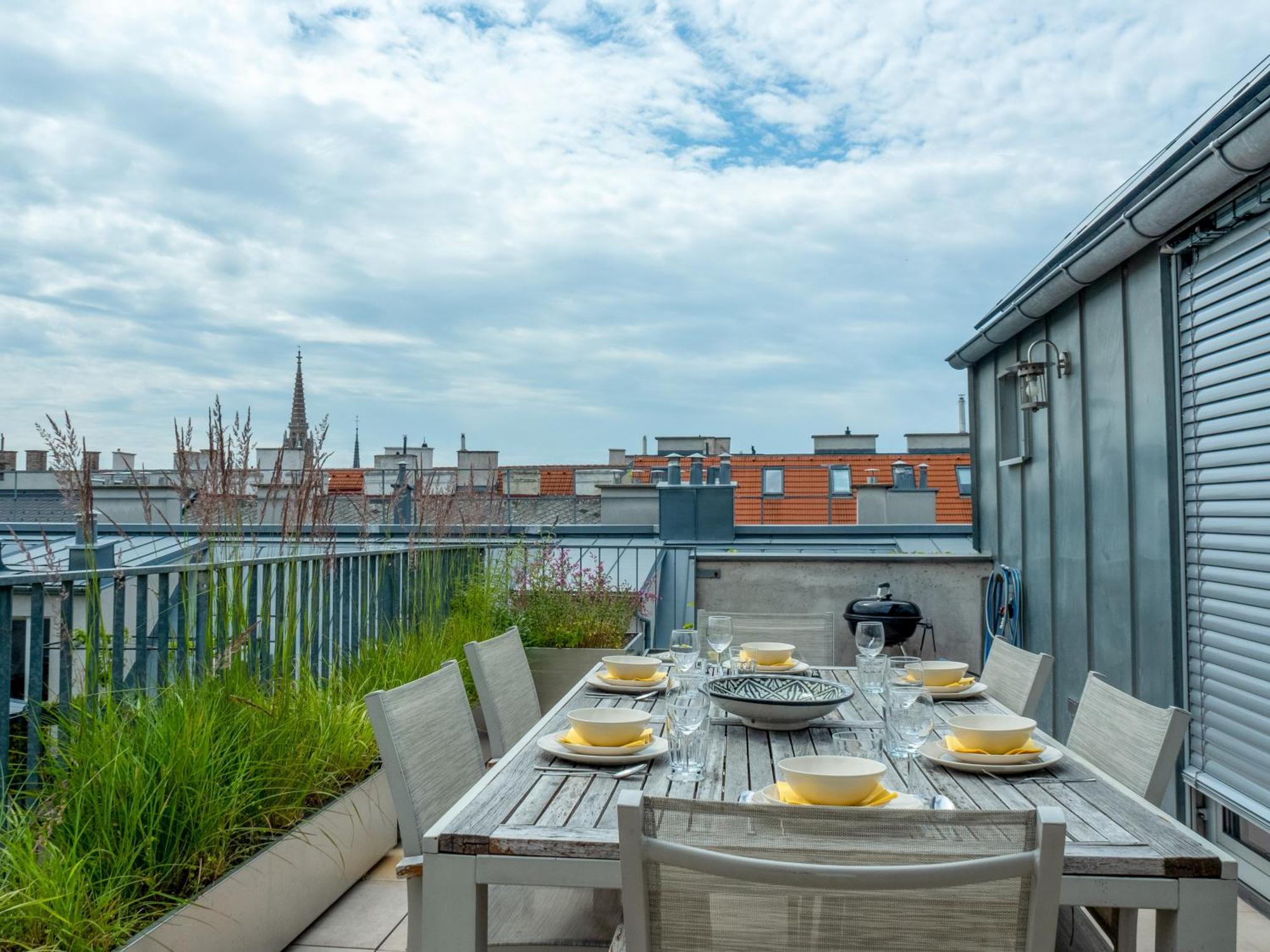 360 View Loft 3 Apartment Wina Bagian luar foto